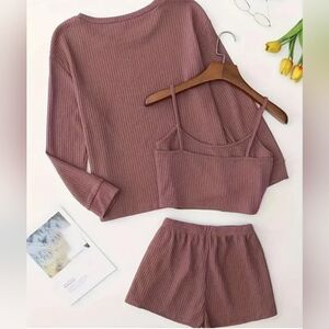 BRAND NEW- LOUNGE WEAR SIZE LARGE/MAUVE COLOR